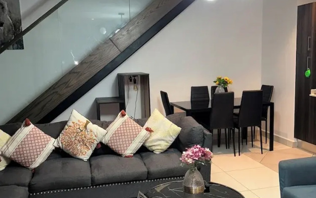 Easy Stay at Embassy Gardens Apartment