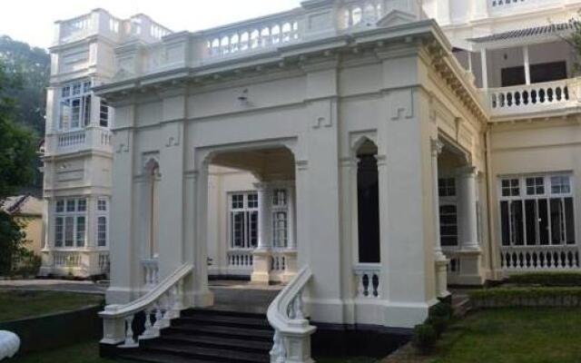 Отель Mansion Канди вид на фасад