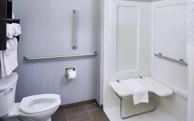 Hampton Inn & Suites Lansing West