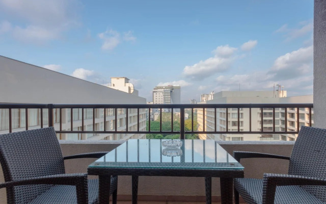 Crescat Apartments