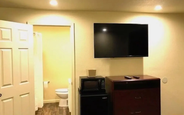 Whistling Pines - Daily & Extended Stay, Elizabeth City