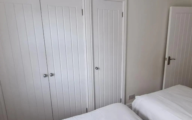 Beautiful 2-bed Apartment on Torquay seafront