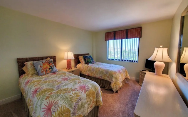 Vinncent's Sea Isles Condo