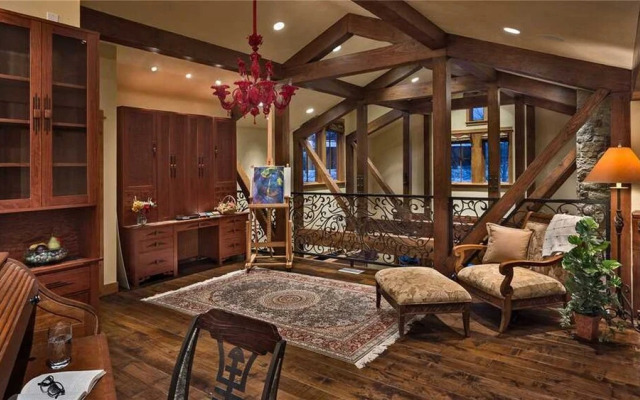 Rocking Chair Lodge