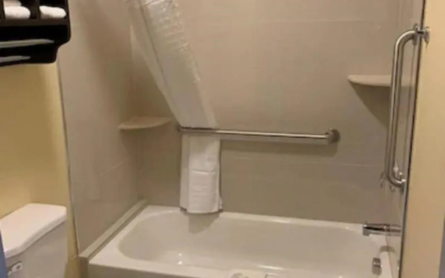 HomeStay Inn & Suites Edinburg