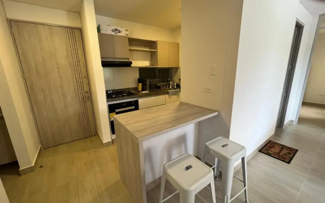 Apartamento con piscina y parqueadero a 7 min del centro