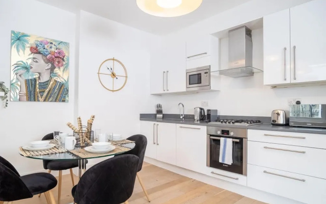 Premier Three Bedroom Bliss City View Shoreditch