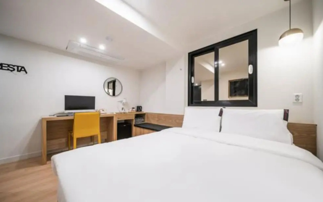 Hotel 701