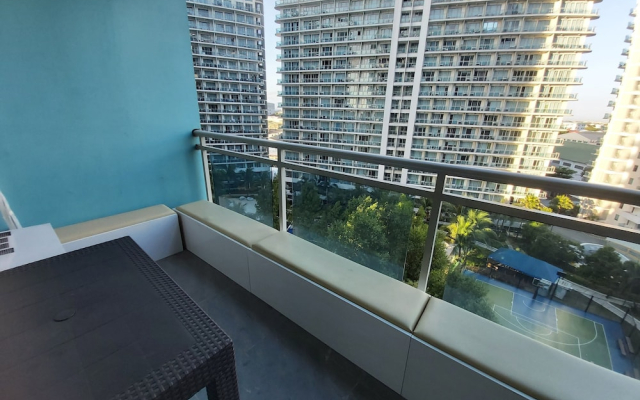 Azure Urban Resort Staycation