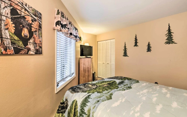 Mountain-view Angel Fire Condo: Walk to Skiing