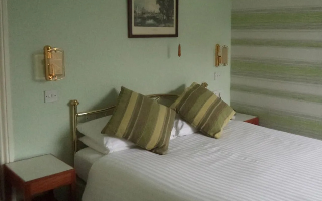 Lodgehill Hotel
