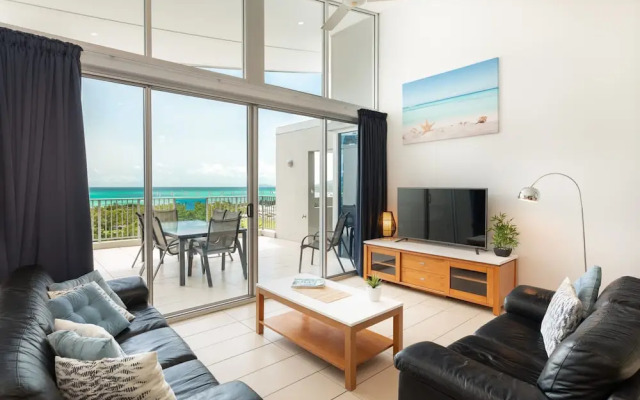Sea Forever on Azure - Airlie Beach