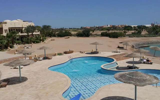 Gouna 1 BR shared pool and lagoon