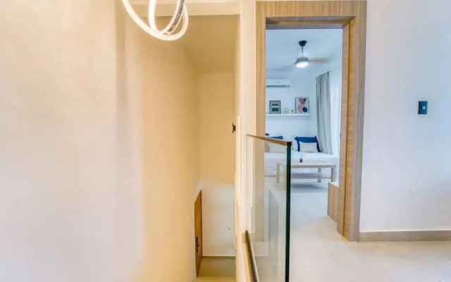 2-level Retreat Jacuzzi Free Airport Transfer