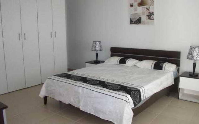 Апартаменты Mellieha Holiday Apartment 2 Меллиха комната для гостей