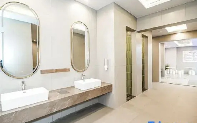Guanlan Yue Hot Spring Holiday Hotel