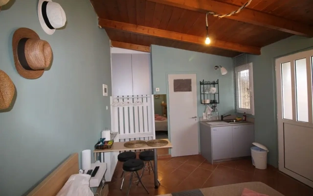 Pikinas Studios near ATH airport