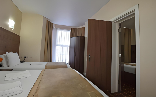 Lucky 8 Hotel