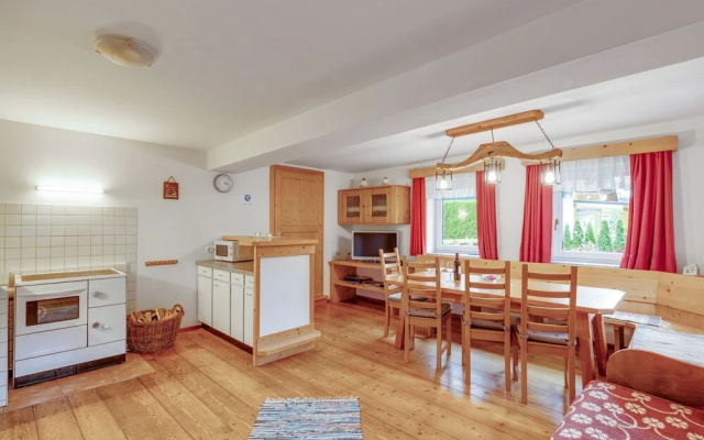 Warm Holiday Home in Sankt Peter Am Kammersberg with Terrace
