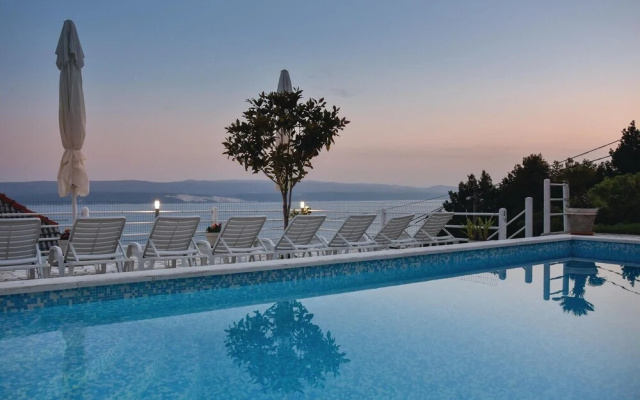 Awesome Home in Mimice With Wifi and 2 Bedrooms