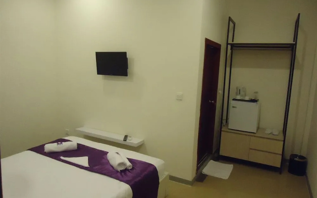 White Residence Hotel & Apartment