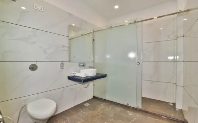 Hotel Sallow International