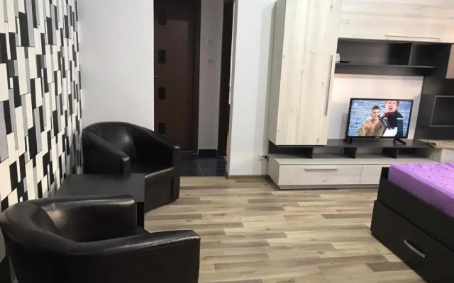 Apartament Untold