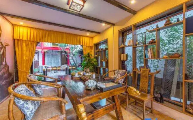 Blessed Harmony Hostel (Lijiang Old Town Mu's Mansion Branch)