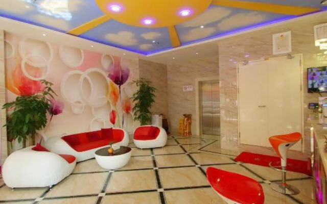 Light Stay·Noli Theme Hotel (Shanghai Fengxian Nanqiao Branch)