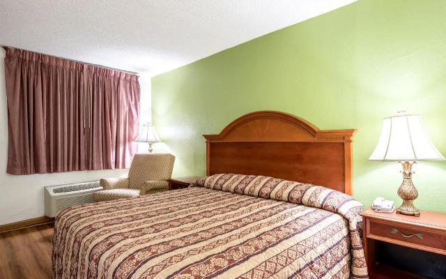 Studios and Suites 4 Less Emporia