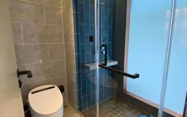 Kyriad Hotel (Weihai Xingfumen Weigao Square)