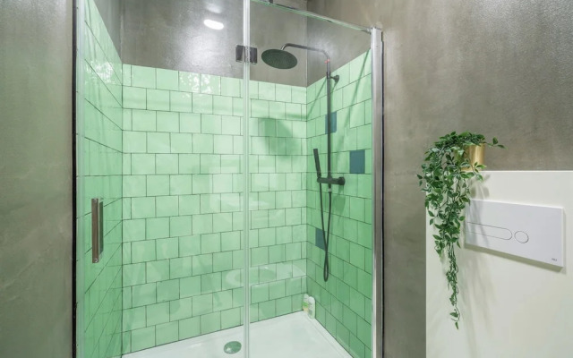 Antwerp Central 1br/7p Apartment