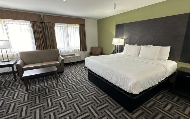 La Quinta Inn and Suites by Wyndham Cincinnati North