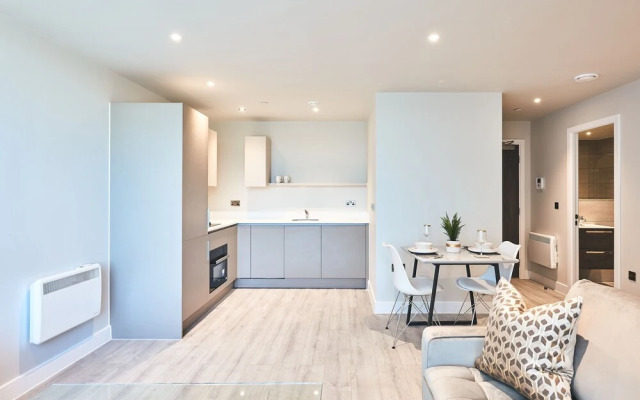 Seven Living Bracknell - Luxurious Chic Studio Apartments