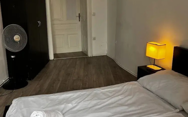 Cozy 2BR Apartment Near Meidling Station