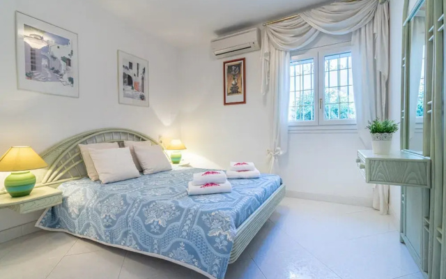 Villa in Empuriabrava With Private Pool & Mooring