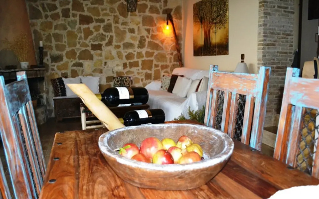 Spacious Holiday Home near Sea in Nerotrivia