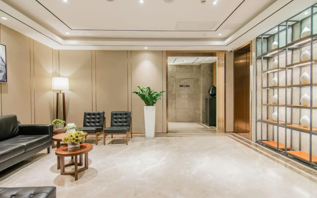 Yitel Hotel (Shanghai Lujiazui Financial District Fangdian Road Subway Station Branch)