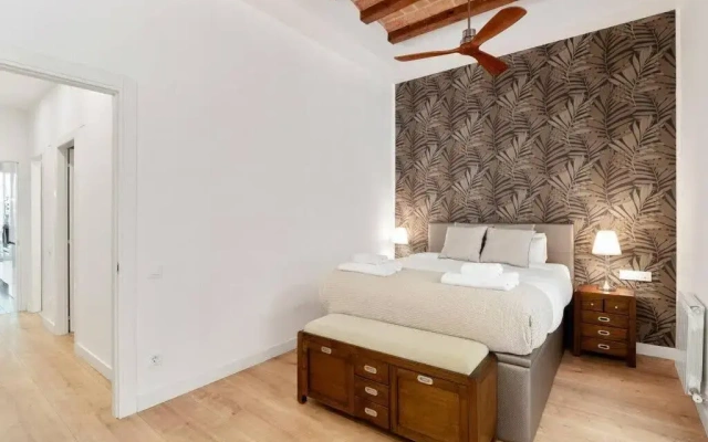 Arc de Triomf Luxury Modern 2-Bedroom 2-Bathroom