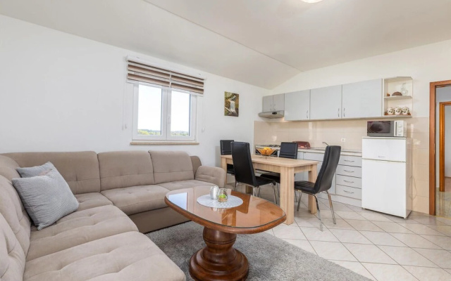 Awesome Apartment in Valbandon With Wifi and 1 Bedrooms