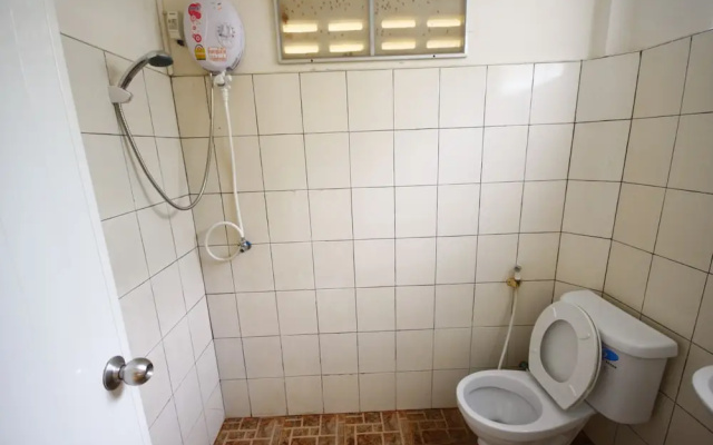 Insook Ko Larn Guesthouse