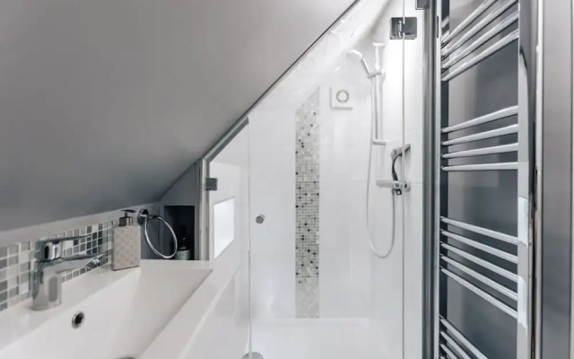 Hygge Lodge - From 110 Per Night