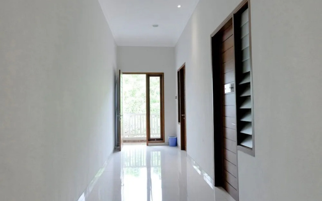 OYO 1023 Junggo Tentrem