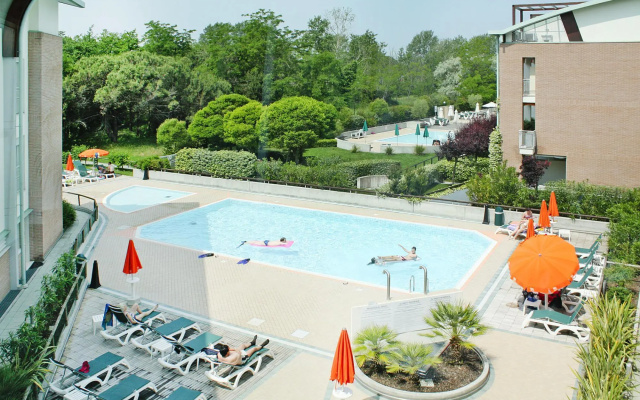 Apartment in Bibione Pineda with balcony
