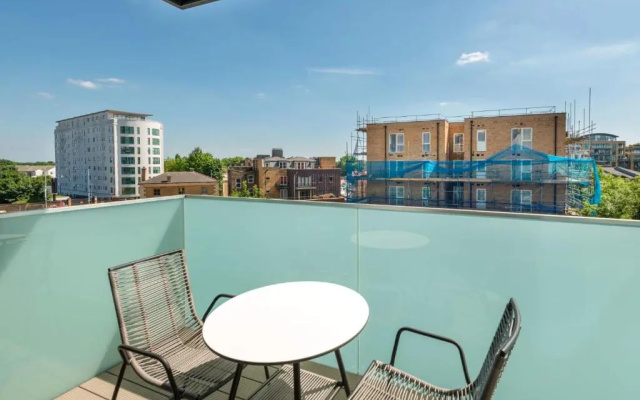 Spacious and Bright Apartments in Brentford