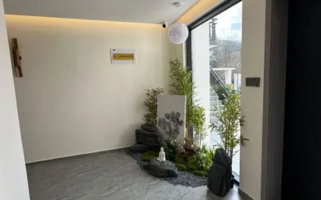 Jiuhua Mountain Bamboo Mountain Homestay (Meat Body Palace)