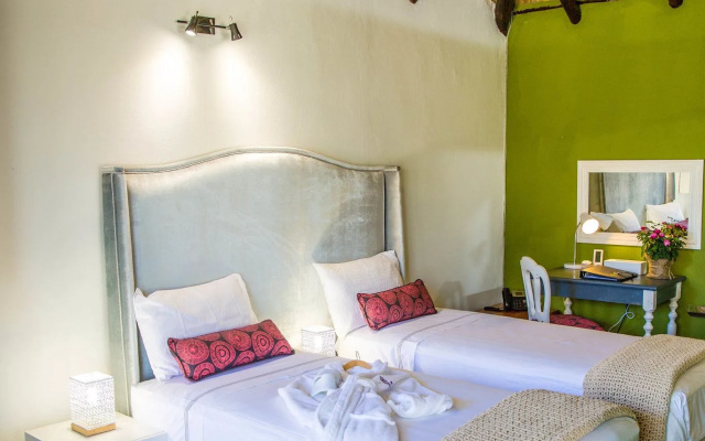 TshiBerry Bed & Breakfast