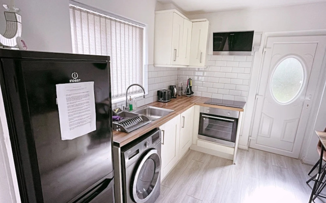 The Serene Stays Sleeps 6 With Garden