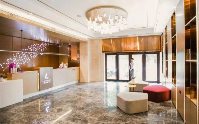 Lavande Hotel (Xi'an Dachaishi Metro Station)