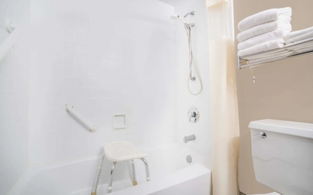 Отель Blue Way Inn La crosse Extended Stay